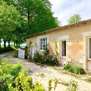 As Seen On A New Life In The Sun - Beautiful 3 Bedroom Cottage With Shared Pool Montboyer Exterior photo