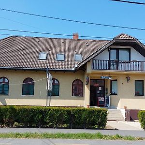 Teke Panzio Bed & Breakfast Körmend Exterior photo