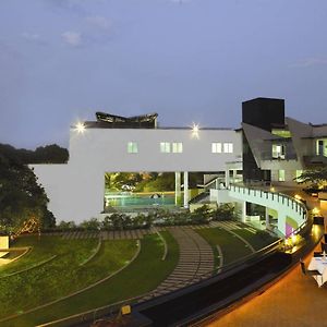 The Woodrose Hotel Bangalore Exterior photo