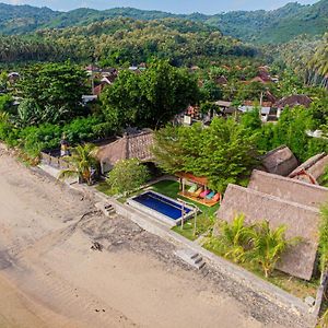 Krisna Bungalows And Restaurant Sekotong Exterior photo