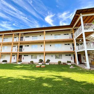 Hotel El Almendro Paine Exterior photo