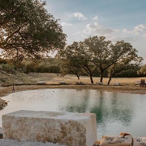 Hummingbird Haus - Hill Country Views On 20 Acres With Firepit Villa Spring Branch Exterior photo