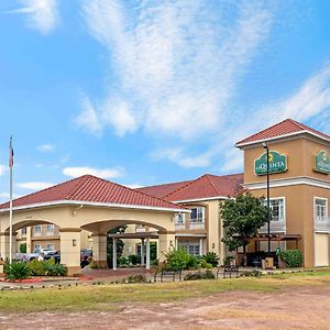 La Quinta By Wyndham Conroe Hotel Exterior photo