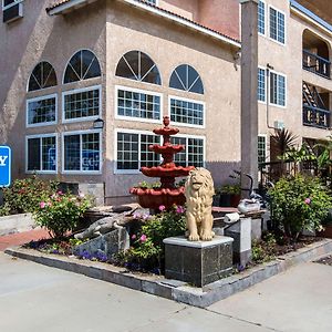 Rodeway Inn Cypress Exterior photo