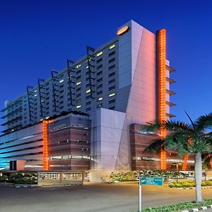 Harris Hotel And Conventions Kelapa Gading Jakarta Exterior photo