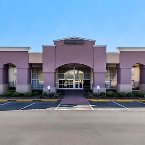 Quality Inn & Suites - Greensboro-High Point Exterior photo