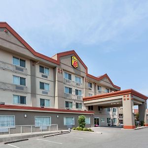 Super 8 By Wyndham Abbotsford Bc Hotel Exterior photo