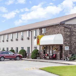 Super 8 By Wyndham Antigo Motel Exterior photo