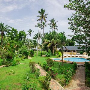 La Baie Des Orchidees Hotel Abidjan Exterior photo