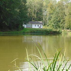 Deux Etangs Poissonneux Au Milieu Des Bois Avec Gite Moderne, La Halte Des Deux Lacs Villa Rosée Exterior photo