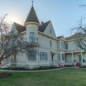 Chateau Coralini Hotel Salinas Exterior photo