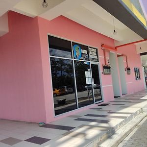 Hotel Oasis Batang Kali Exterior photo