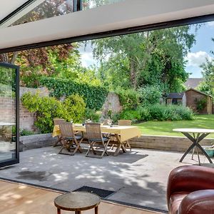 Red Doors Villa Canterbury Exterior photo