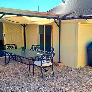 Charming 100 Yr Old Cottage In The Heart Of Moonta Exterior photo