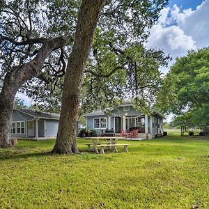 The Petite Lake House In Seguin With Patio! Villa Exterior photo