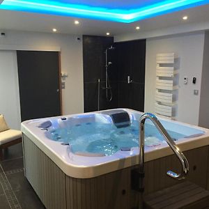 Gite 8 A 14 Personnes En Champagne Avec Jacuzzi Villa Cramant Exterior photo