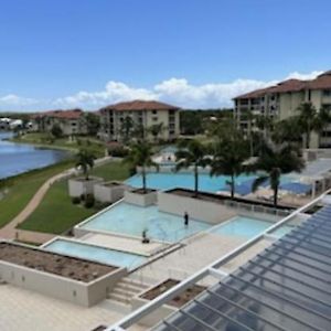 Pelican Waters Resort One Bedroom Apartment Exterior photo