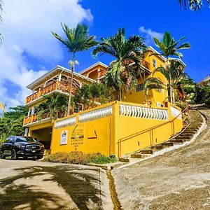 Sunset Lane Hotel Laborie Exterior photo