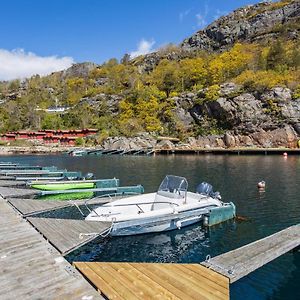 Beautiful Home In Lindesnes With Kitchen Svinoy Exterior photo