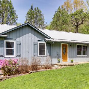 Pet-Friendly Black Mountain Vacation Home With Deck Exterior photo