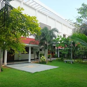 Nilan Grand Apartment Pondicherry Exterior photo