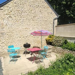 Jolie Maison En Pierres Au Calme Dans Un Charmant Village Aux Portes De Bayeux Carcagny Exterior photo