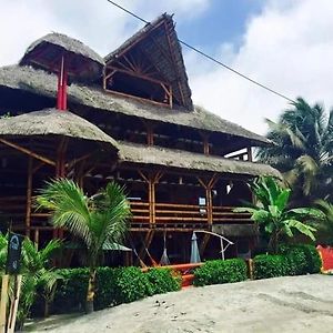 Hotel Bambu Mompiche Exterior photo