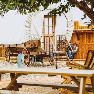 The Big Texan - Cabins And Wagons Hotel Amarillo Exterior photo