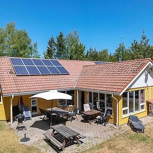 10 Person Holiday Home In H Jslev Bøstrup Exterior photo