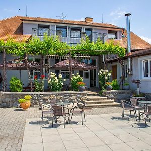 Penzion Janota Perna Hotel Exterior photo