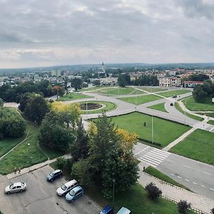 Mieszkanie W Centrum Miasta Ostrowiec Świętokrzyski Exterior photo