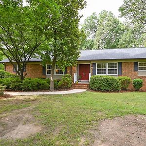 Greensboro Golf Getaway - 9 Mi To Downtown! Villa Exterior photo