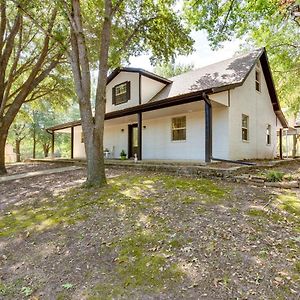 Pet-Friendly Mabank Retreat Near Cedar Creek Lake! Villa Exterior photo