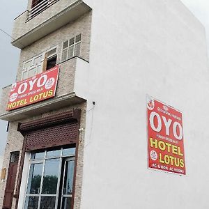 Oyo 81037 Hotel Lotus Muzaffarnagar Exterior photo