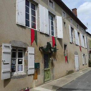 Art-Maison Bed & Breakfast Le Dorat Exterior photo