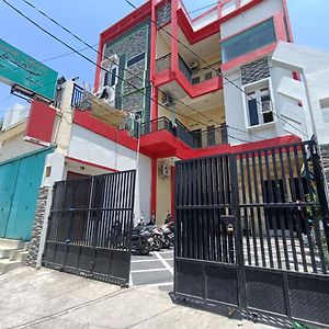 Reddoorz Syariah Near Rumah Sakit Umum Wisata Uit Hotel Balangberu Exterior photo