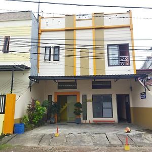 Oyo 92231 Penginapan Tanjung Alang Syariah Hotel Makassar Exterior photo