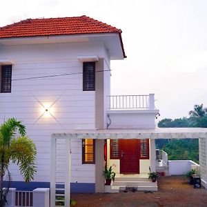 Meraki Palms, A Furnished Exquisite 2Bhk Villa Calicut Exterior photo