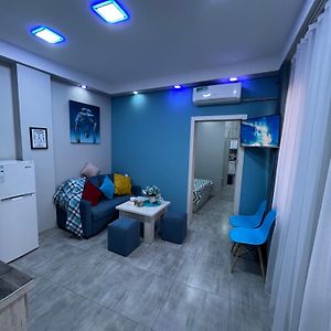 Cool Blue Interior Self Check In Apartment Erevan Exterior photo