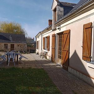 L'Ecole Buissonniere Villa Noyant-la-Plaine Exterior photo