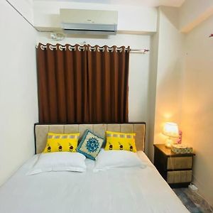 Entire Place- Ac 2Bhk Apartment Basundhara R/A Dacca Exterior photo