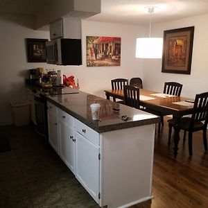 Ranch House In Historic Dublin With Garage Apartment Exterior photo