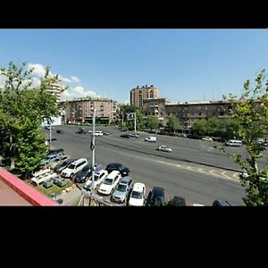 Comitas 1 Apartment Erevan Exterior photo