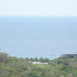 Centro Vacacional Recreasana Hotel Puerto López Exterior photo