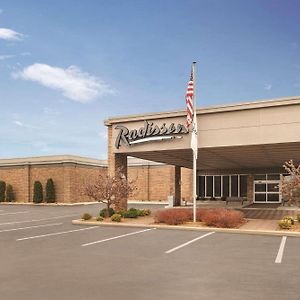 Radisson Hotel And Conference Center Fond Du Lac Exterior photo