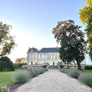 Chateau Carbonneau Bed & Breakfast Pessac-sur-Dordogne Exterior photo