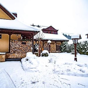 Penzion A Restaurace Stare Casy Hotel Horní Bečva Exterior photo