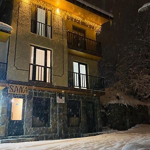 Sana Guest House Mestia Exterior photo