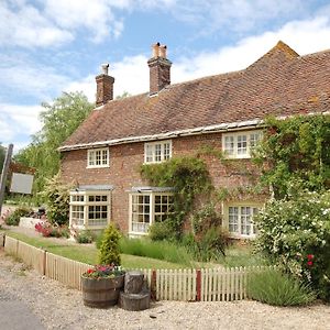 4 Bed In Corfe Mullen Thold Villa Exterior photo