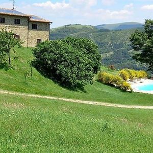 Stunning Villa In Apecchio With Jacuzzi Exterior photo